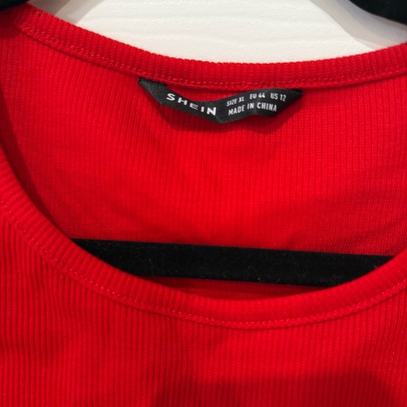 Red Ribbed Stretchy Cropped T-Shirt - Picture 8 of 10